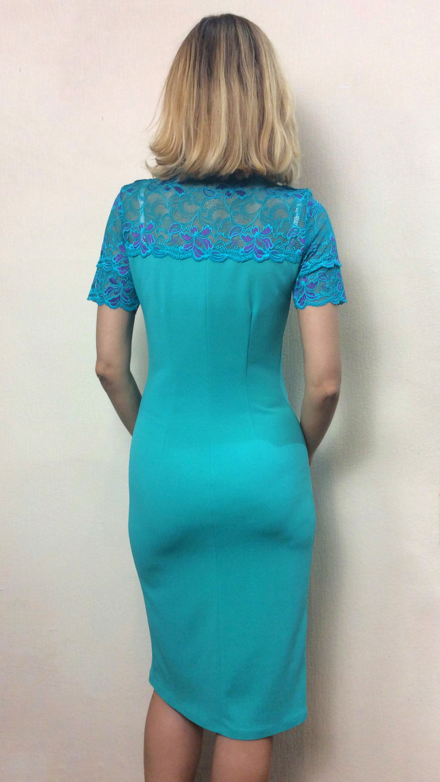 Бирюзовое нарядное платье с кружевом П01