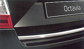 Хромована накладка на кришку багажника Skoda Octavia A7/Octavia A7 FL 5E Нова Оригінальна