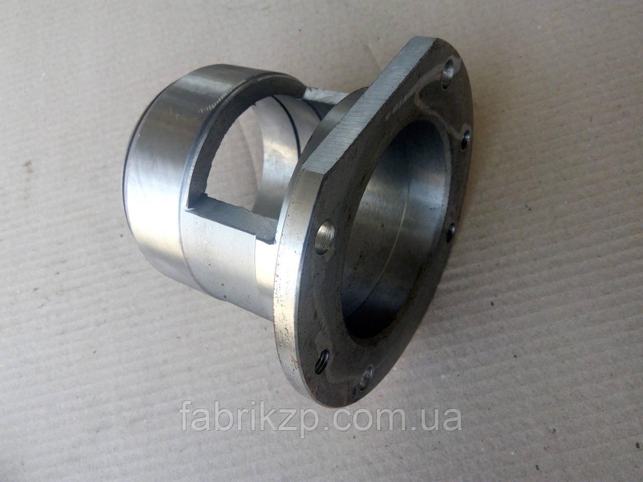 Стакан передний КПП ЮМЗ 40-1701035 