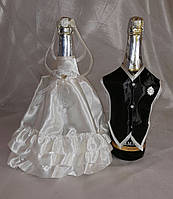 Прикраса весільних пляшок шампанського