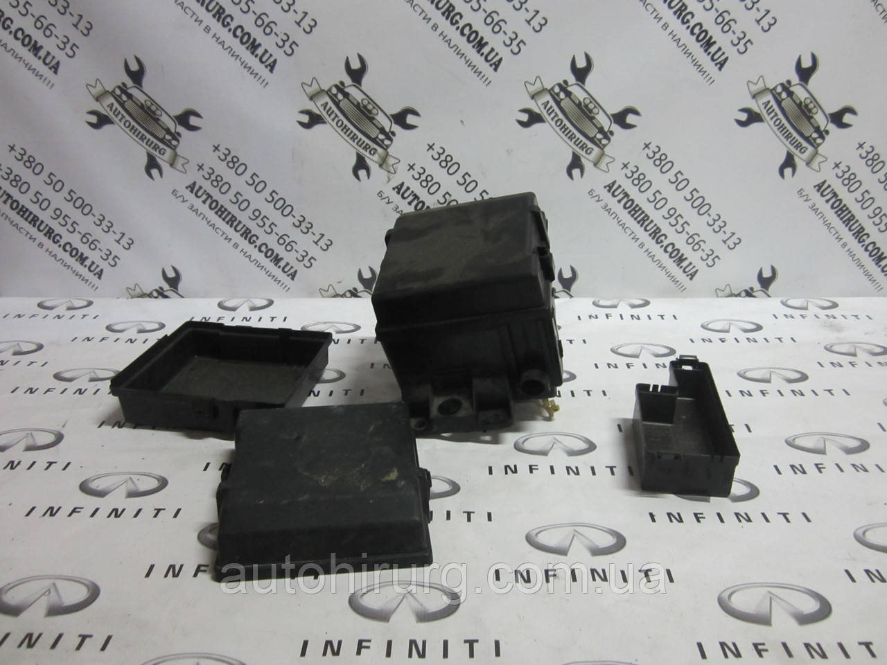Кришка блока запобіжників Infiniti QX56 243827S110 / 243827S100