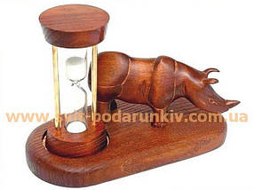 Сувенір, дерев'яний пісочний годинник на підставці зі скульптурою