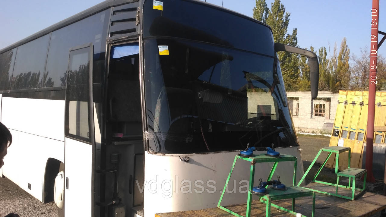 Volvo B12-600, Drogmoller E320 EuroComet лобове скло з двох частин ділення горизонтально