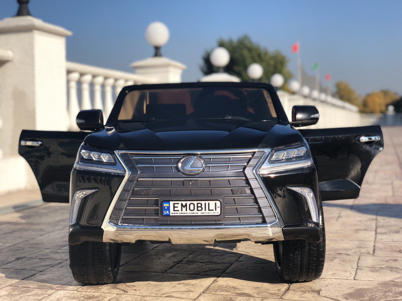 Дитячий джип Lexus LX570 12V18AH, підсвічування днів, підсвічування ніг, заряд для мобільного телефону, фото 1