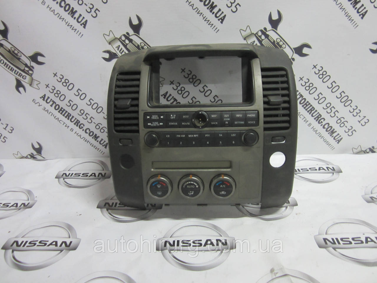 Дефлектор повітря в салон Nissan Navara D40 (68750 EB30 / 68751 EB30)