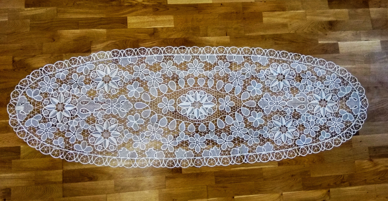 Овальна в'язана скатертина з мережива 60x180