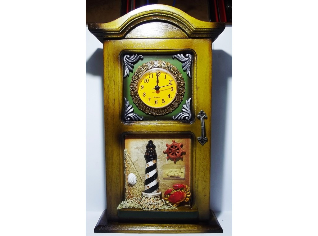 Ключниця дерев'яна на 4 гачка, 30*15см