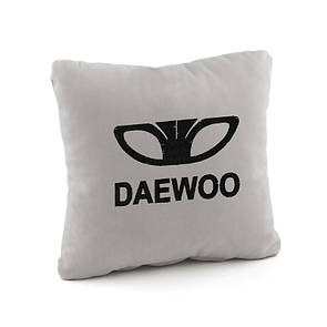 Декоративна авто подушка з вишивкою логотипу Daewoo део