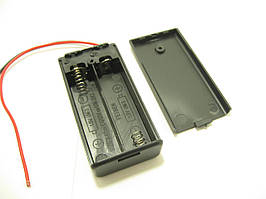 Відсік для 2 AA (пальчикових) батарейок з вимикачем і кришкою