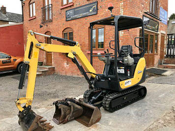 Міні екскаватор YANMAR SV16.