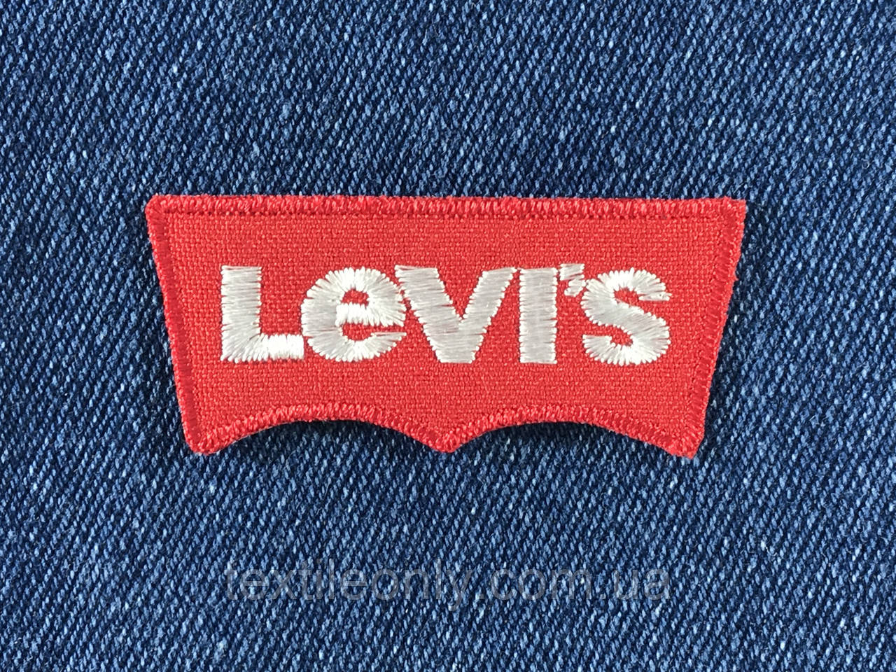 Нашивка Levis 60x26 мм червоне тло білі літери