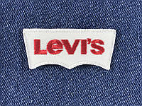 Нашивка Levis 60x26 мм белый фон красные буквы