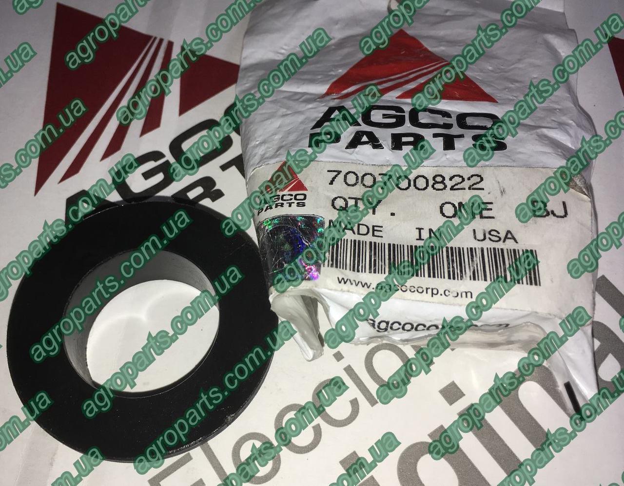 Втулка 700700822 прик колеса пласт Massey Ferguson BUSHING 700052369 AGCO