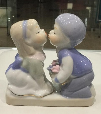 Статуетка «Хлопчик і дівчинка»