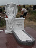Пам'ятник у вигляді ангела на тумбі з литого каменю, фото 7