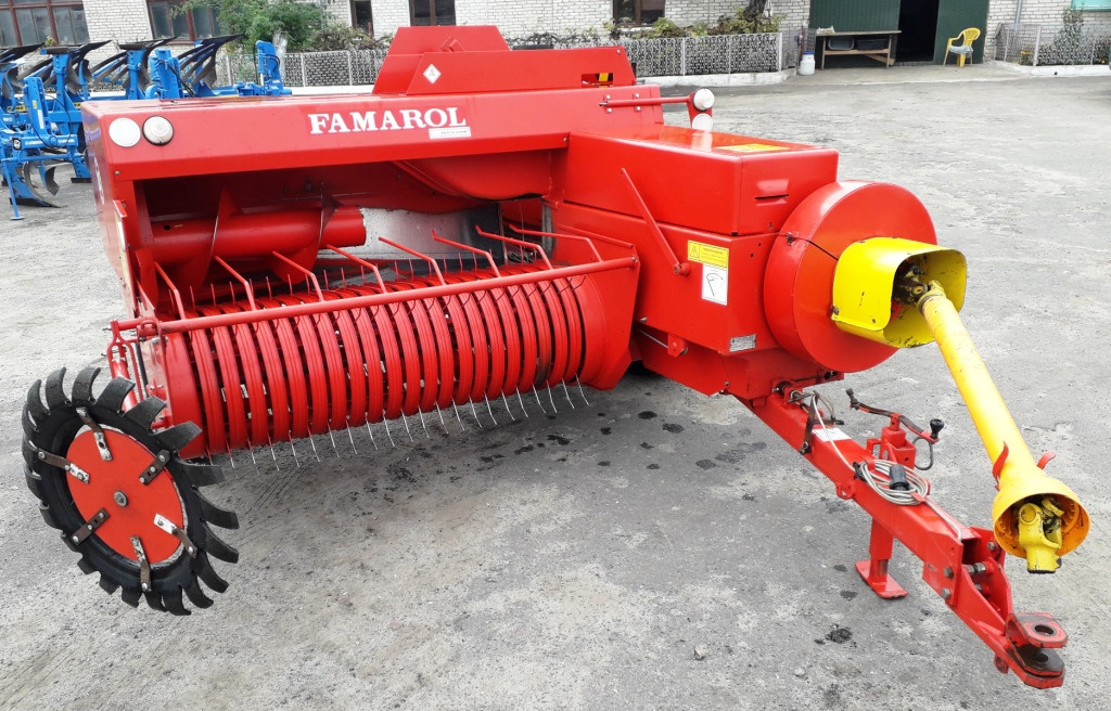 Прес-підбірник тюковий Famarol Z511