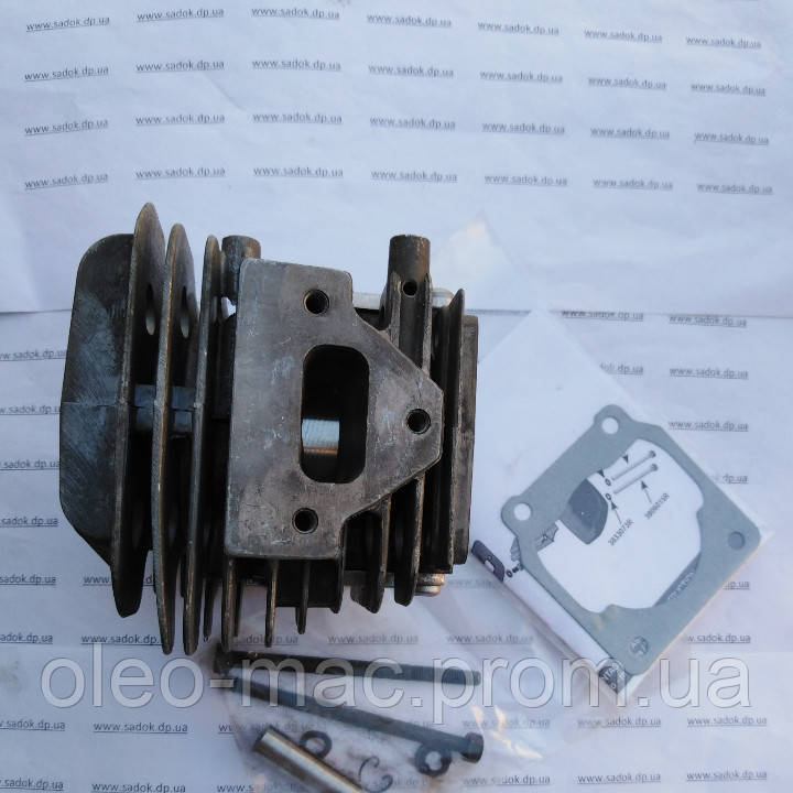 Циліндр у зборі для бензопили Oleo-mac 952