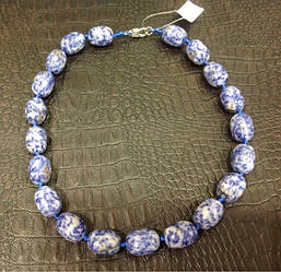 Намисто жіноче з каменю лазуриту