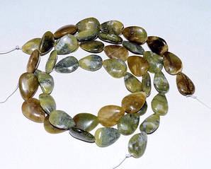 Буси з рідкісного природного каменю жадеїт