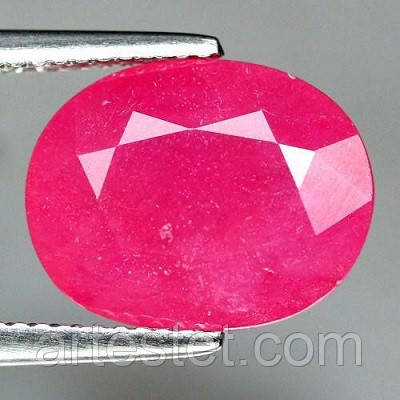 Рубін природний 6.9 ct, розмір: 10.6 х 13.6 х 4.8 мм