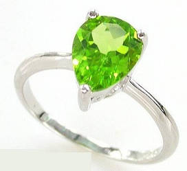 Кільце з олівіном (хризолит, перидот) зі срібла 16р