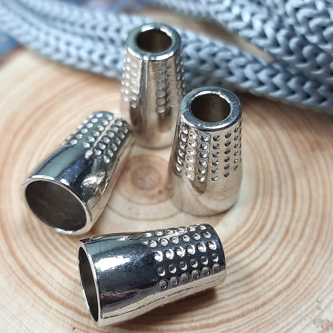 

Наконечники металеві для шнурів, конусні в крапочку срібні, Серый