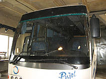 Производство и замена лобового стекла триплекс на автобусе MAN 469 11.190 HOCL Arabus Aragon  в Никополе (Украина). 4