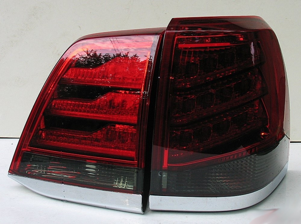 Ліхтарі Toyota LC 200 (07-15) тюнінг Led оптика в стилі Lexus (червоно-темні)