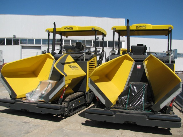 Колісний асфальтоукладальник BOMAG BF 600 P
