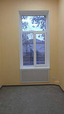 Екран на батарею опалення під вікном