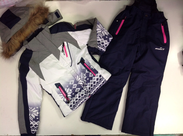 фотография лыжный комбинезон белого цвета