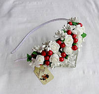 Обруч для волос с цветами и ягодами ручной работы "Белые розочки"