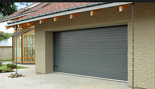 Секційні гаражні ворота