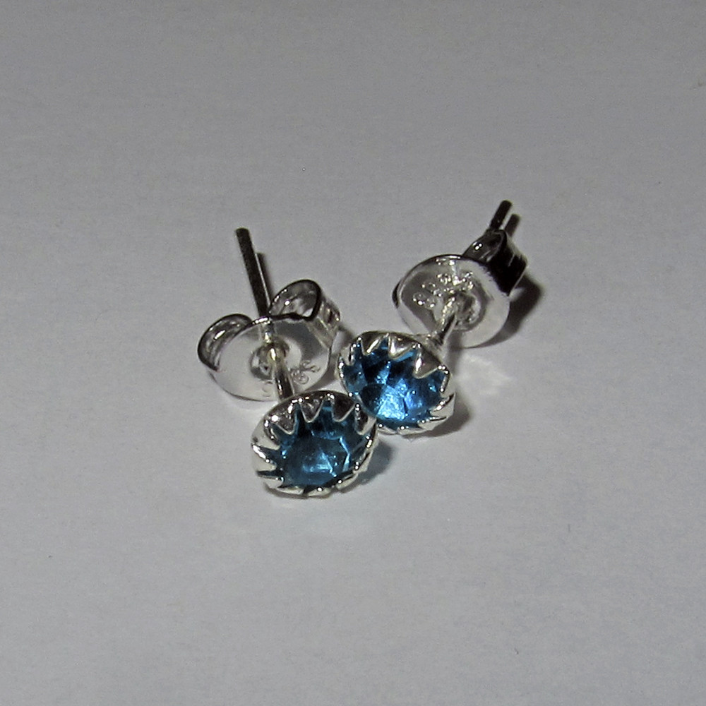 Срібні сережки гвоздики блакитні стерлінгове срібло 925 проба (1374)