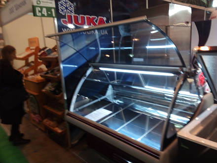 Холодильная витрина гастрономическая VGL 160 JUKA на  выставке торгового оборудования