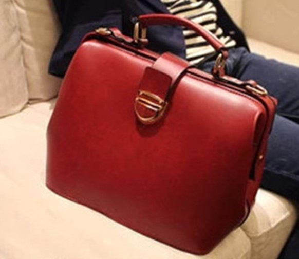 Жіноча сумка об'ємна червона з ремінцем через плече, фото 1