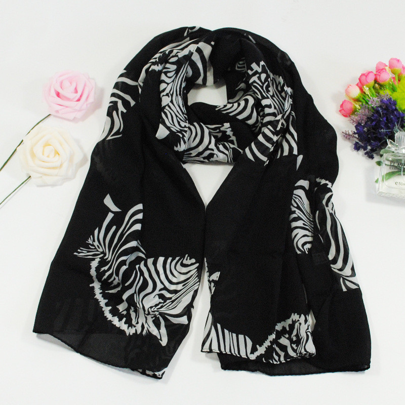 Жіночий чорний шарф з малюнком у вигляді зебри, фото 1