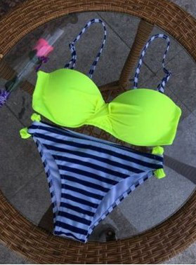 Купальник жіночий роздільний бандо жовто салатовий з пуш ап і трусами в полоску, фото 1