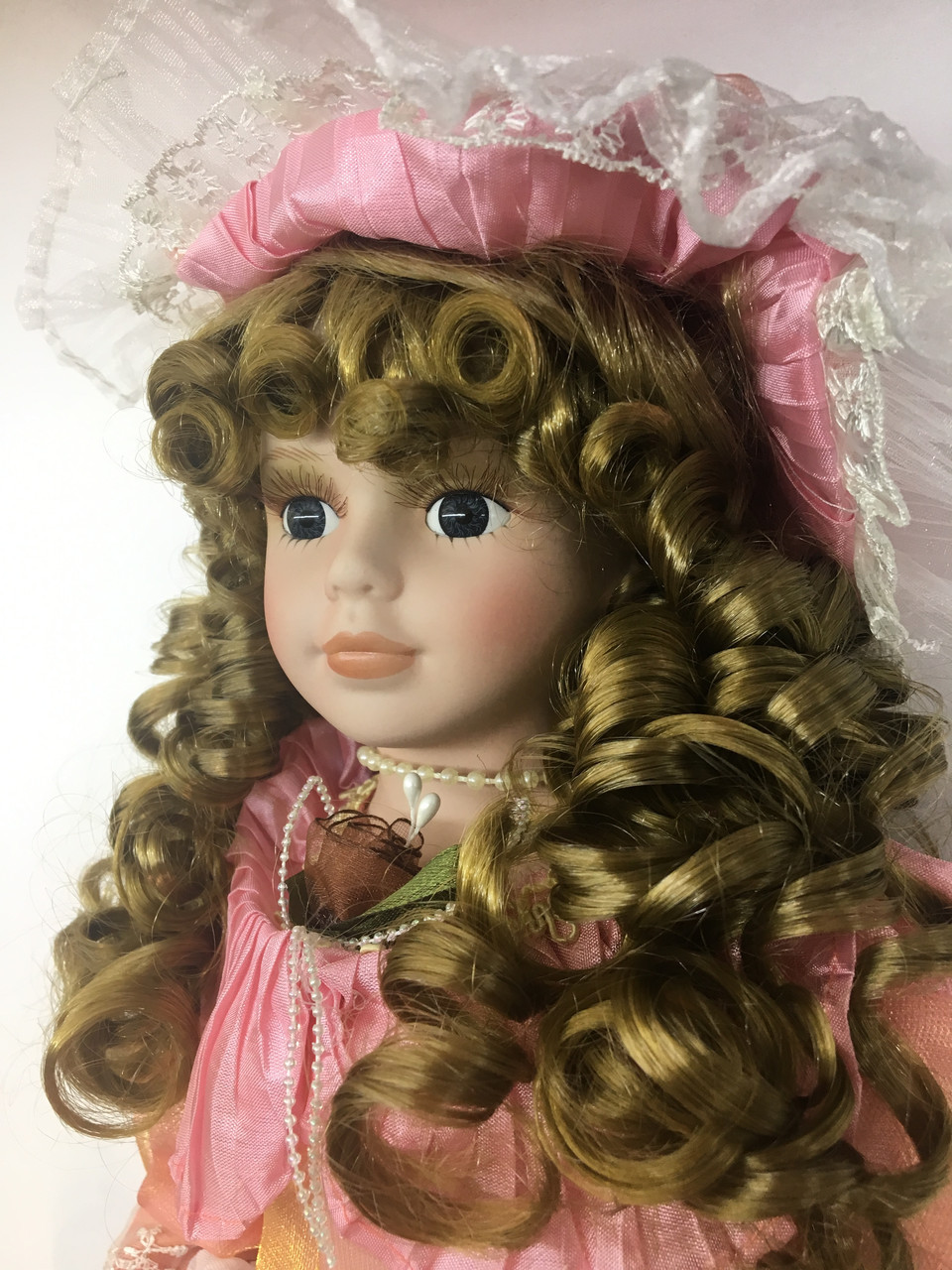 Фарфоровая кукла, коллекционная, сувенирная Porcelain doll, 40 см 13 - фото 2 - id-p805537673