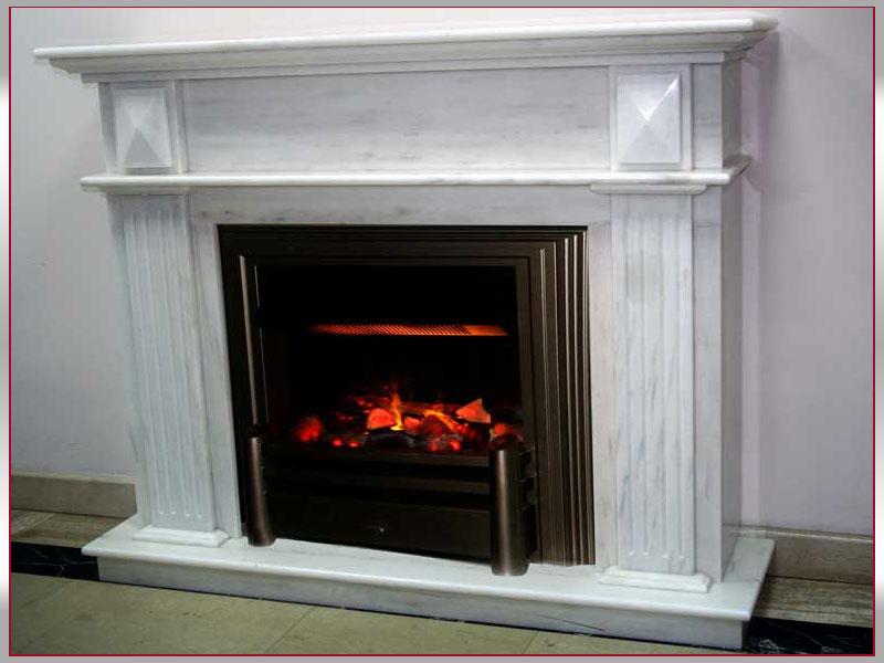 Камін з мармуру