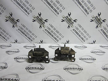 Подушка двигуна Nissan Navara D40