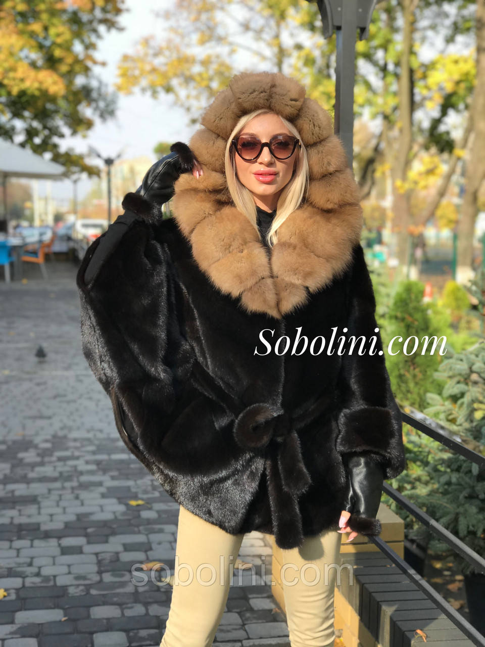 Пончо норкове, капюшон — лісова куниця