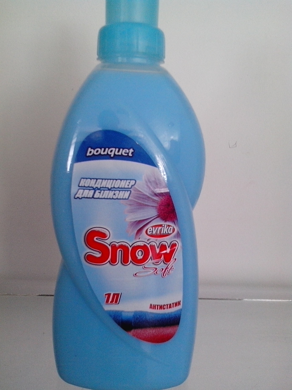 Засіб для пом'якшення тканин з ароматом Bouqet 1л Snow Soft - фото 1 - id-p66729111