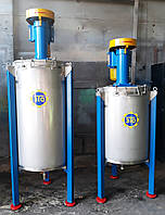 Змішувач для рідких матеріалів об'ємом 350 літрів, вертикальний.