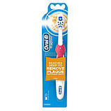 Зубна щітка Oral-B Cross Action 3D White на батарейці, B1010F, фото 6