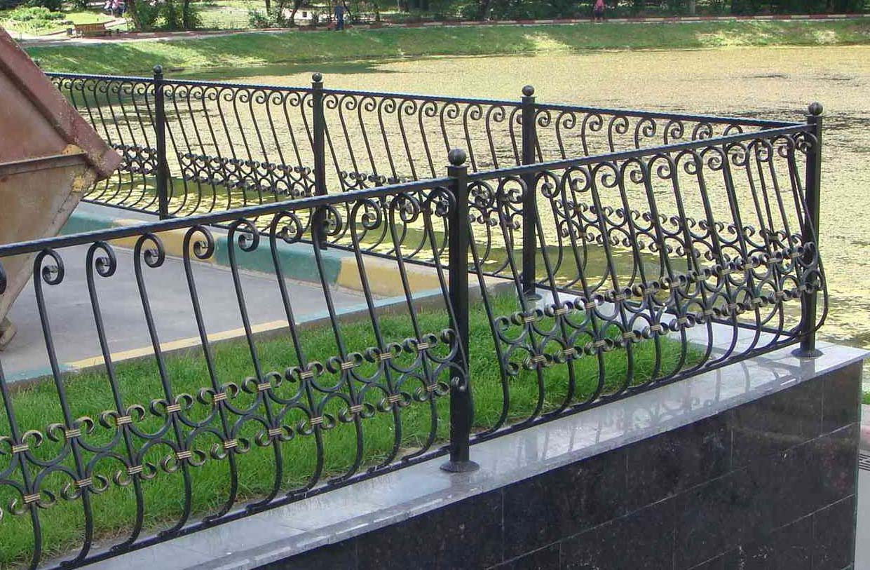 Кований паркан (ограду)