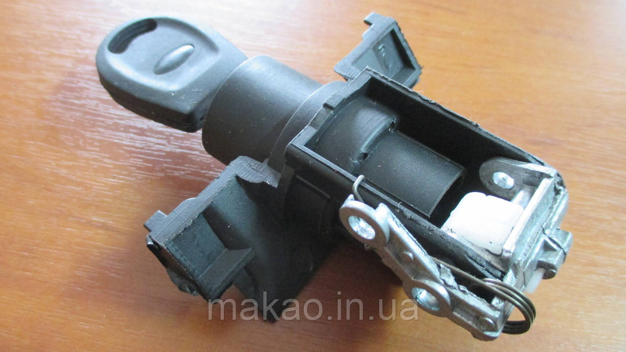 Замок багажника (пластмаса) Chery Amulet A11/A15/ Чері Амулет, ціна 287 ...