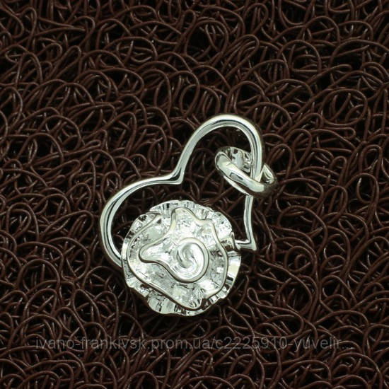 Кулон "Ніжний квітка в серці"