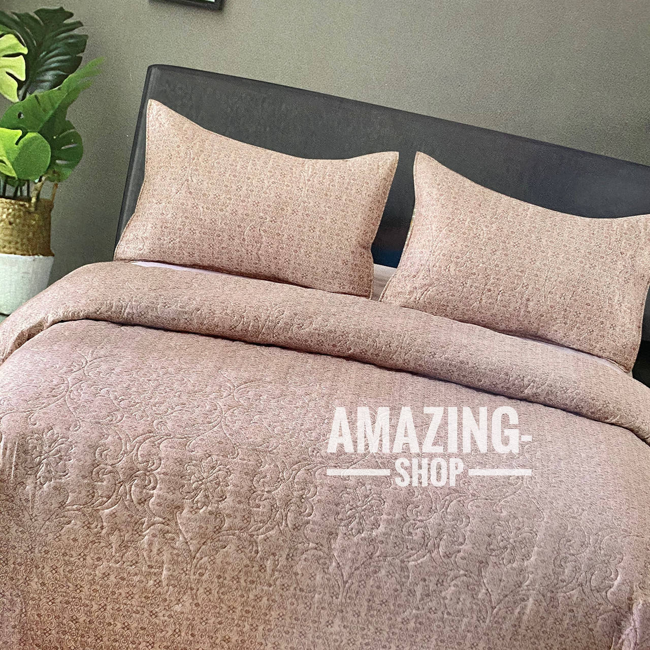 

Покрывало с наволочками. Летнее одеяло. Стеганое. Ткань - Сатин Размер: 200х220 Наволочки: 50*70, Бежевый