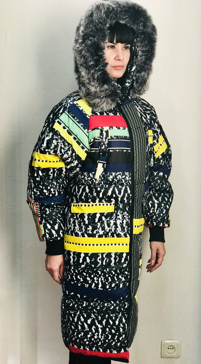 Пуховик жіночий довгий стьобаний із капюшоном на блискавці кольоровий, фото 1